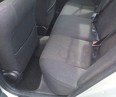 Toyotq Corolla - Image 4/10