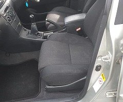 Toyotq Corolla - Image 7/10