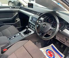 2017 Volkswagen Passat - Image 4/8