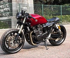 Yamaha XJR 400 Cafe Racer