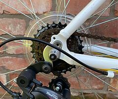 Carrera TDF Ltd Ladies Road Bike 46cm - Image 4/4