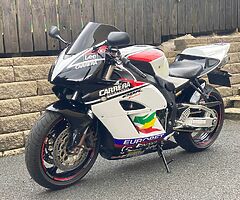 2004 Honda  CBR 1000RR Fireblade - Image 8/9