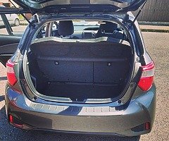 2018 Toyota Yaris - Image 8/10