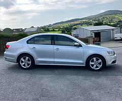 2012 Volkswagen Jetta - Image 4/10