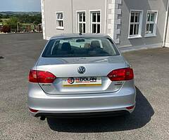2012 Volkswagen Jetta - Image 7/10