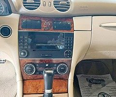 2008 Mercedes CLK 350
Km:135000 lady owner call 0547822695 - Image 7/10