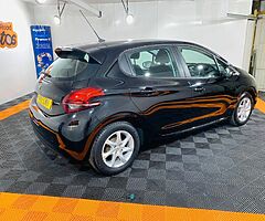 2017 PEUGEOT 208 ACTIVE 1.6 HDI ** EXCELLENT FINANCE PACKAGES AVAILABLE ** - Image 3/10