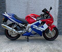 2001 Honda CBR - Image 1/9