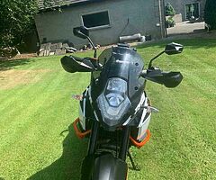 2019 KTM 1090