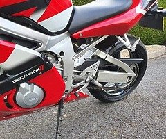 2001 Yamaha YZF R6 600 - Image 7/10