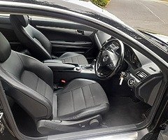 Mercedes benz E 220 Coupe - Image 8/10