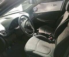 2018 Hyundai Accent - Image 5/7