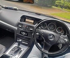 Mercedes benz E 220 Coupe - Image 10/10