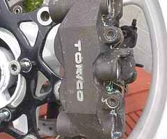 SUZUKI GSXR 1000 K6 FRONT WHEEL ... - Image 4/10