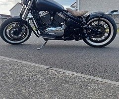 Kawasaki VN800 Motorcycle Bobber - Image 3/5