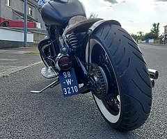 Kawasaki VN800 Motorcycle Bobber - Image 5/5