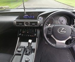Lexus hybrid is 300h - Image 8/8