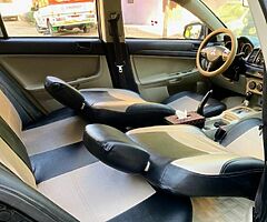 ميتسوبيشى لانسر شارك ٢٠١٣ الفئه الثانيه ماشيه ١٢٥ الف رخصه سنه ونص فابريكا انا اول مالك - Image 5/9