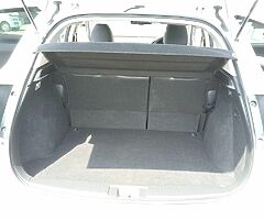 Toyota prius alpha - Image 3/7