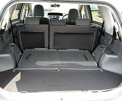 Toyota prius alpha - Image 4/7