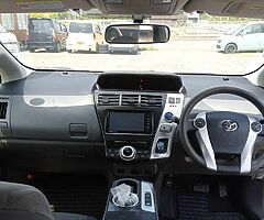 Toyota prius alpha - Image 5/7