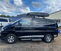 2002 Mitsubishi Space Runner - Image 3/10