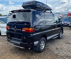 2002 Mitsubishi Space Runner - Image 6/10