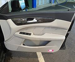 Mercedes Benz CLS 3.0D  V6 - Image 7/8