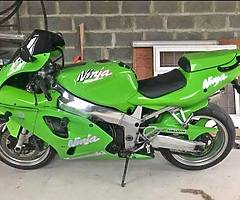 Kawasaki zx7r 1998