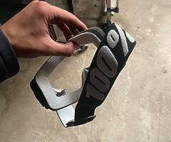 helmet and goggles - Image 7/8