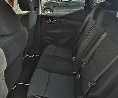 2015 Nissan  Qashqai - Image 6/10