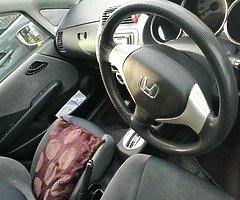 Honda fit automatic 1.4 patrol - Image 5/6
