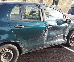 06 yaris green parts for sale tyres, battry lights, engine, Etc - Image 4/4