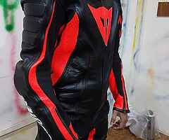 Motorbike suits gloves and boots - Image 4/9