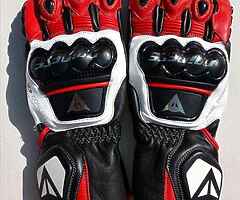 Motorbike suits gloves and boots - Image 5/9