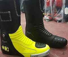 Motorbike suits gloves and boots - Image 8/9