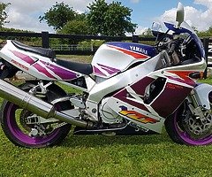 1995 YAMAHA YZF750R GENESIS.