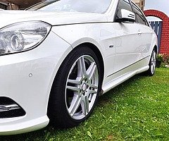 MERCEDES E220 (swap , p.x)