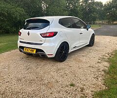 2017 Renault CLIO RS 220 TROPHY AUTO 1.6T - Image 4/10