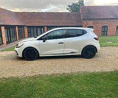 2017 Renault CLIO RS 220 TROPHY AUTO 1.6T - Image 6/10
