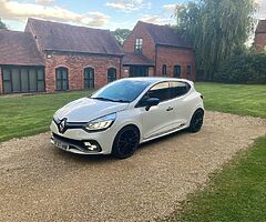 2017 Renault CLIO RS 220 TROPHY AUTO 1.6T - Image 8/10