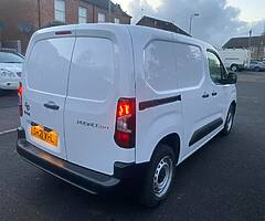2021 Toyota proace city Active 1.5 diesel 2.5k miles NO VAT NO VAT NO VAT - Image 4/10