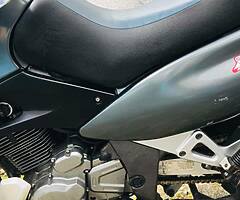 Suzuki 650  Freewind  1998 - Image 5/10