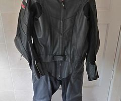 New without tags 2 piece teckic leather suit uk48 - Image 6/6