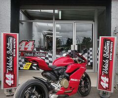 2015 Ducati Superbike