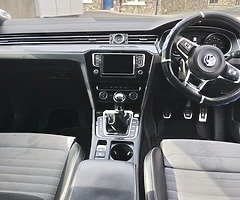 R-line passat sport 2.0 diesel, showroom condition inside and out,pm for more info NO TIMEWASTERS - Image 6/8