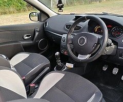 2010 Renault - Image 6/8