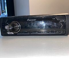 Pioneer MVH-S110UB Car Stereo - Black - Image 6/6