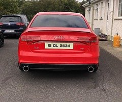 Audi A4 2.0 TDI sline black edition - Image 4/10