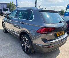 2016 Volkswagen Tiguan - Image 3/8